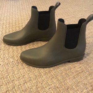 army green women’s rain boots